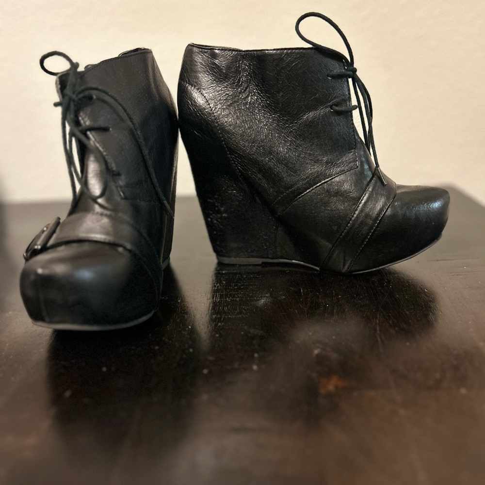 Steve Madden wedge bootie, size 7.5. Black. Leather